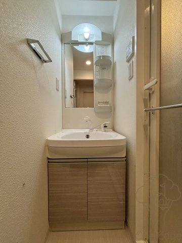 スプランティット新大阪Ⅲの独立洗面台