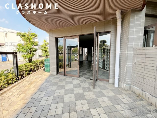 ルシードオチのエントランス