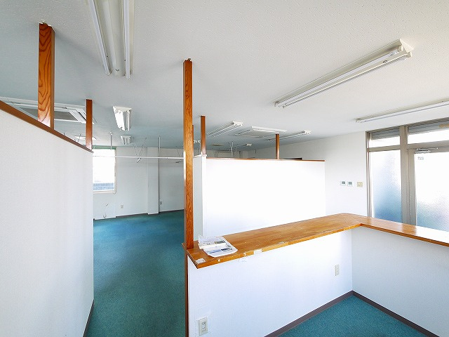 永原ビルの内装|明るい色調の室内です