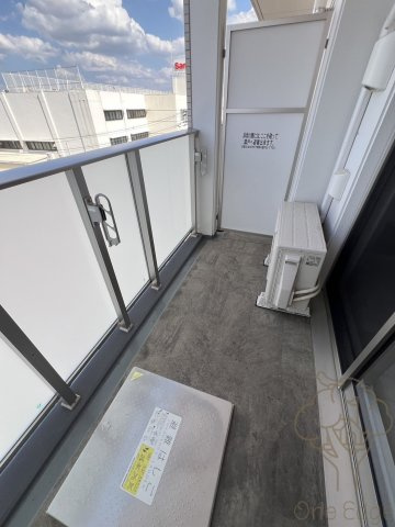 スプランディッド新大阪EASTのバルコニー