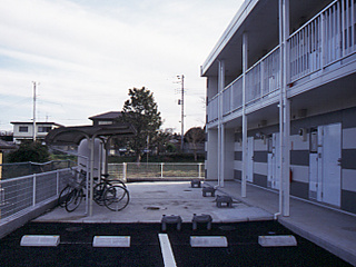【その他共用部分】 | 屋根付き駐輪場が使えます。