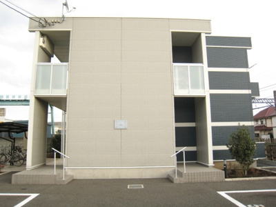 【駐車場】 | グライス | 屋根付き駐輪場がお使いいただけます。