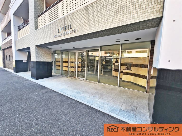 リベール灘北通りのエントランス