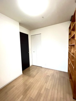 【洋室】 | サンリヤン平野西