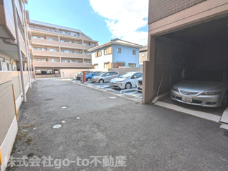 【駐車場】