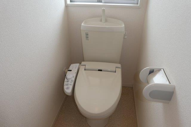 モンシャトー中央のトイレ|ウォシュレット