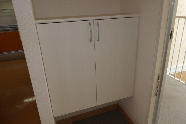 モンシャトー中央の内装|シューズボックス