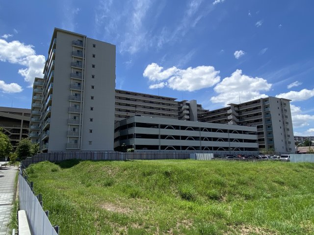 ローレルスクエア高の原プレミストの外観|おしゃれな外観です