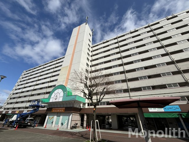 鶴山台2号棟の外観