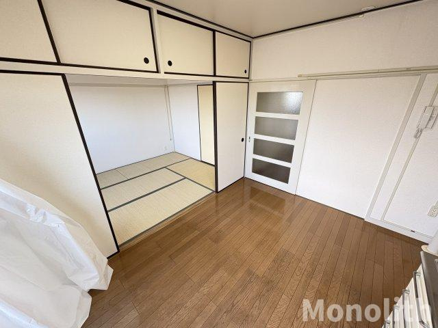 鶴山台2号棟の居間・リビング