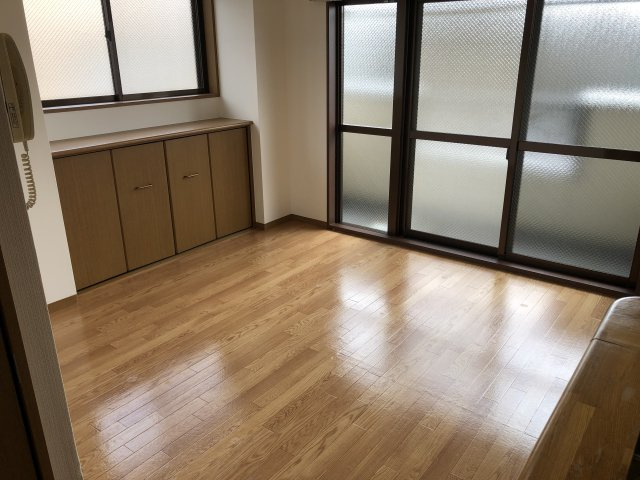 シェルベール壱番館の居間・リビング