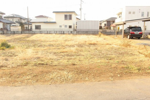 筑西市下川島の外観|2020年12月撮影　東側道路から敷地を西方向へ
