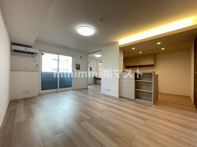 ルシェーナ西田辺の居間・リビング