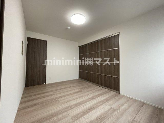 ルシェーナ西田辺の洋室