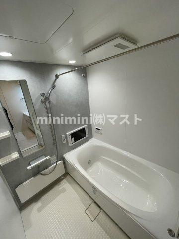 ルシェーナ西田辺の浴室