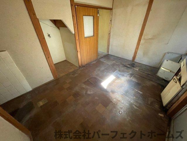 星丘2丁目戸建の居間・リビング|使いやすいリビングです