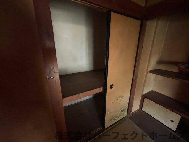 星丘2丁目戸建の収納|こまごまとしたものを収納できそうですね