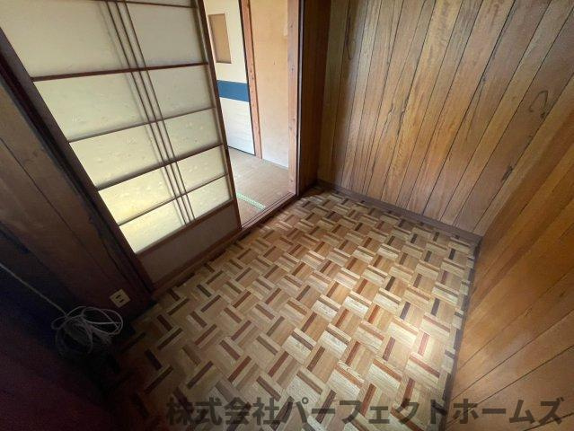 星丘2丁目戸建の洋室|コンパクトで使いやすい洋室です