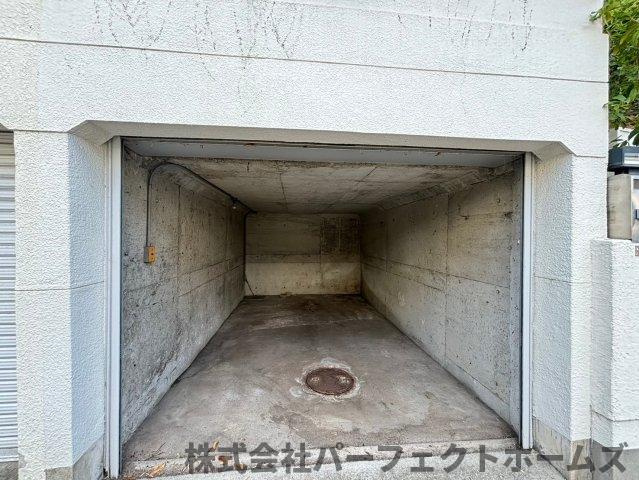 星丘2丁目戸建の駐車場|車をお持ちの方に嬉しい駐車場付きの物件です