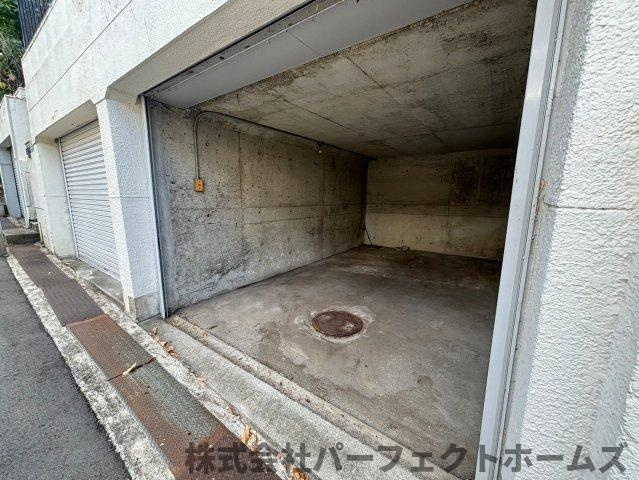 星丘2丁目戸建の駐車場|カースペースがあります