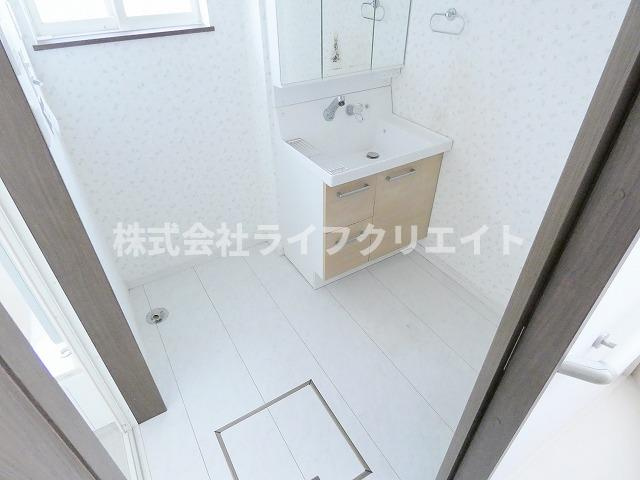 日野市西平山5丁目住宅の洗面所