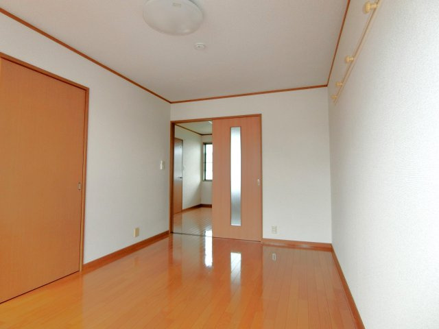 ミレーニアの洋室