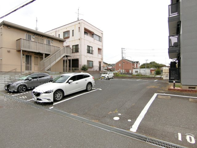 ミレーニアの駐車場