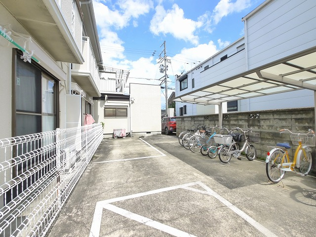 コスモハイツオリオンの駐車場