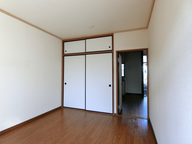 シティハイムオシビの洋室