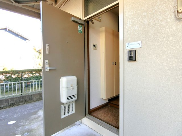 シティハイムオシビの玄関