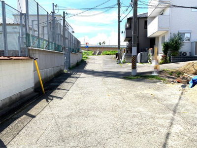 【前面道路含む現地写真】 | 池田市桃園１丁目　新築戸建　１号棟