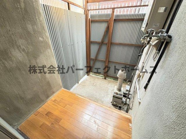 都丘町テラス　賃貸のバルコニー|暖かな日差しのふりそそぐバルコニー