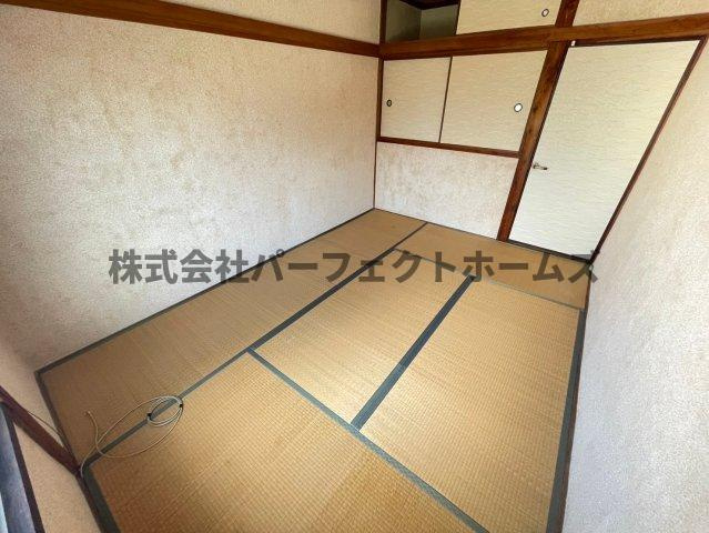 都丘町テラス　賃貸の和室|畳の上でゆっくりとくつろげる和室です