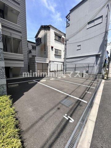 アドバンス大阪ベイパレスの駐車場