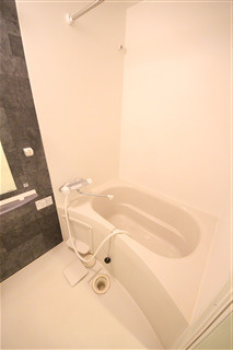 【浴室】 | セレニテ本町リアン