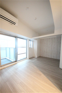 【洋室】 | セレニテ本町リアン