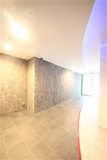 【エントランス】 | セレニテ本町リアン