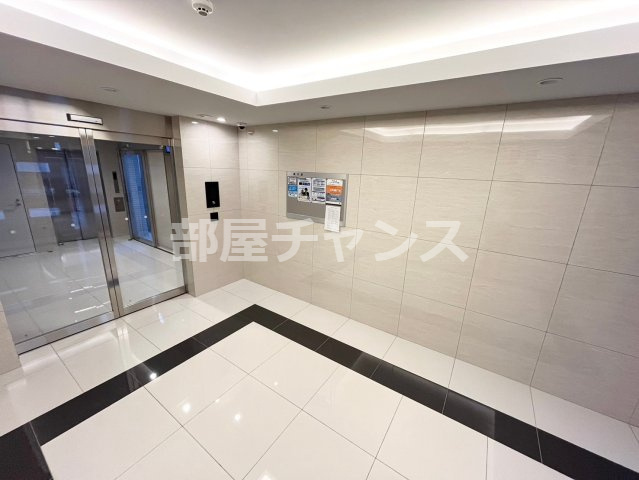 クレストタワー栄のエントランス