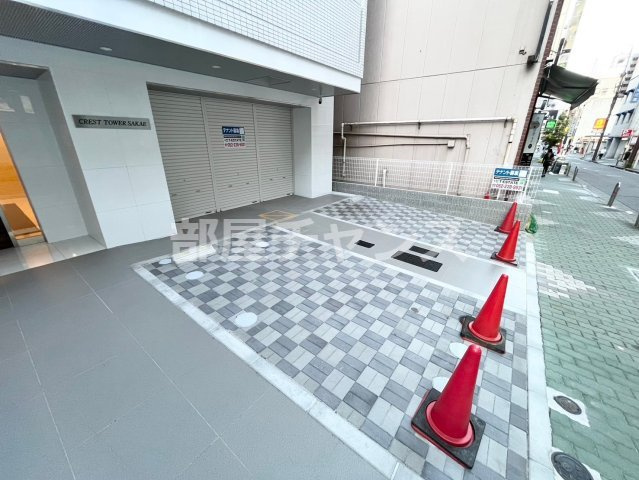 クレストタワー栄の駐車場