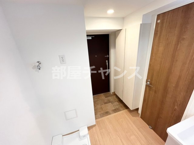 クレストタワー栄の玄関