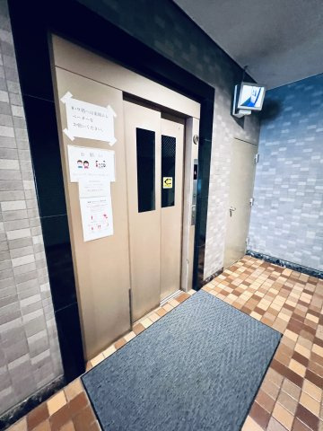 サンタウン立花2号棟のその他共用部分|エレベーターは1基