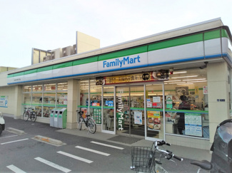 ファミリーマート三度屋大森東四丁目店まで140ｍ