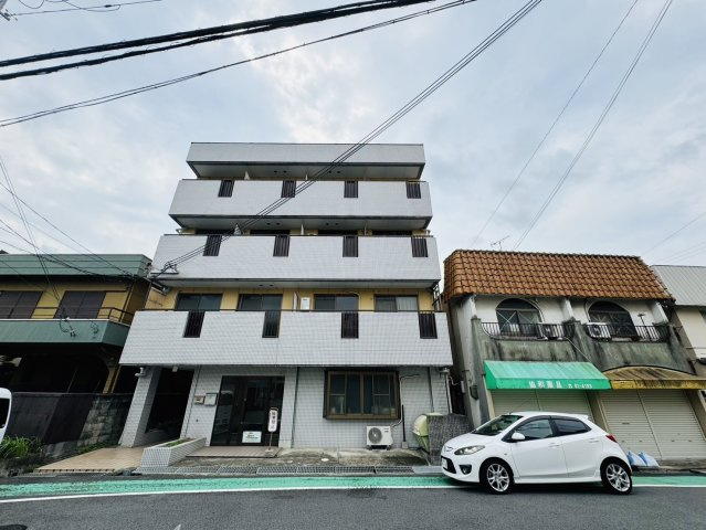 神殿マンション3号棟の外観