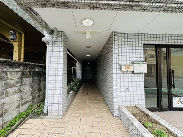 神殿マンション3号棟のエントランス