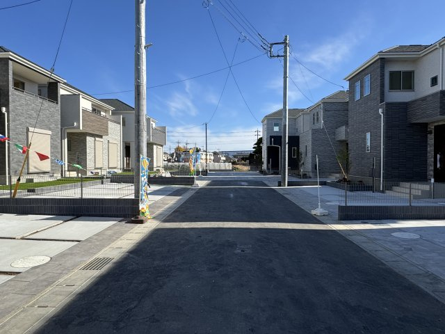 松戸市古ケ崎４丁目新築戸建【古ヶ崎小学校：4分】の前面道路含む現地写真|中央開発道路
