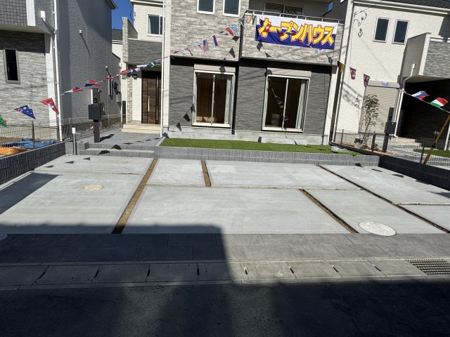 松戸市古ケ崎４丁目新築戸建【古ヶ崎小学校：4分】の駐車場|F号棟駐車スペース・並列３台駐車可