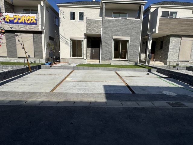 松戸市古ケ崎４丁目新築戸建【古ヶ崎小学校：4分】の駐車場|G号棟駐車スペース・並列３台駐車可