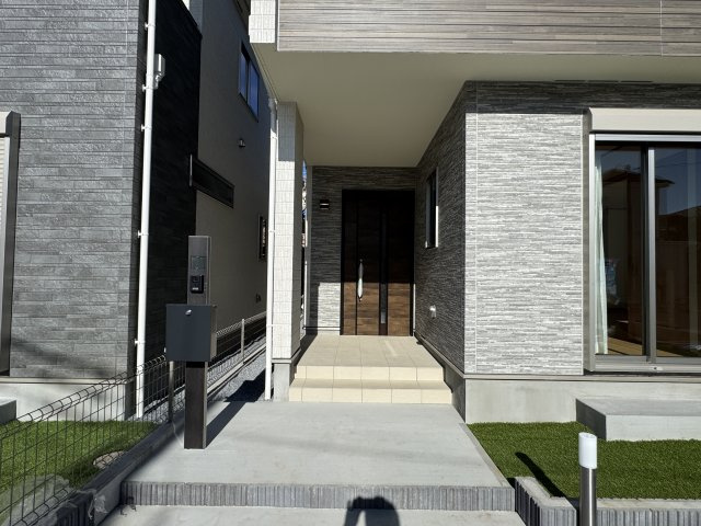 松戸市古ケ崎４丁目新築戸建【古ヶ崎小学校：4分】のエントランス|エントランス・玄関ポーチ