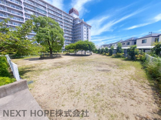 【その他】 | パストラル昆陽 | 敷地内にはお散歩に丁度良い広場も有ります♪