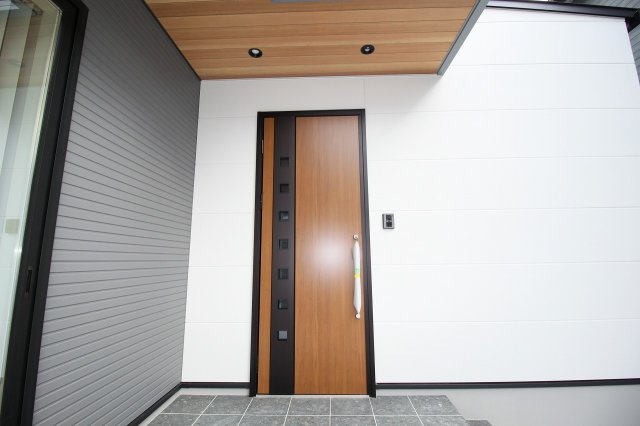 朝倉本町　新築戸建　2号地の玄関